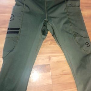 Virus Stay Cool Power Crop Olive Green Compression